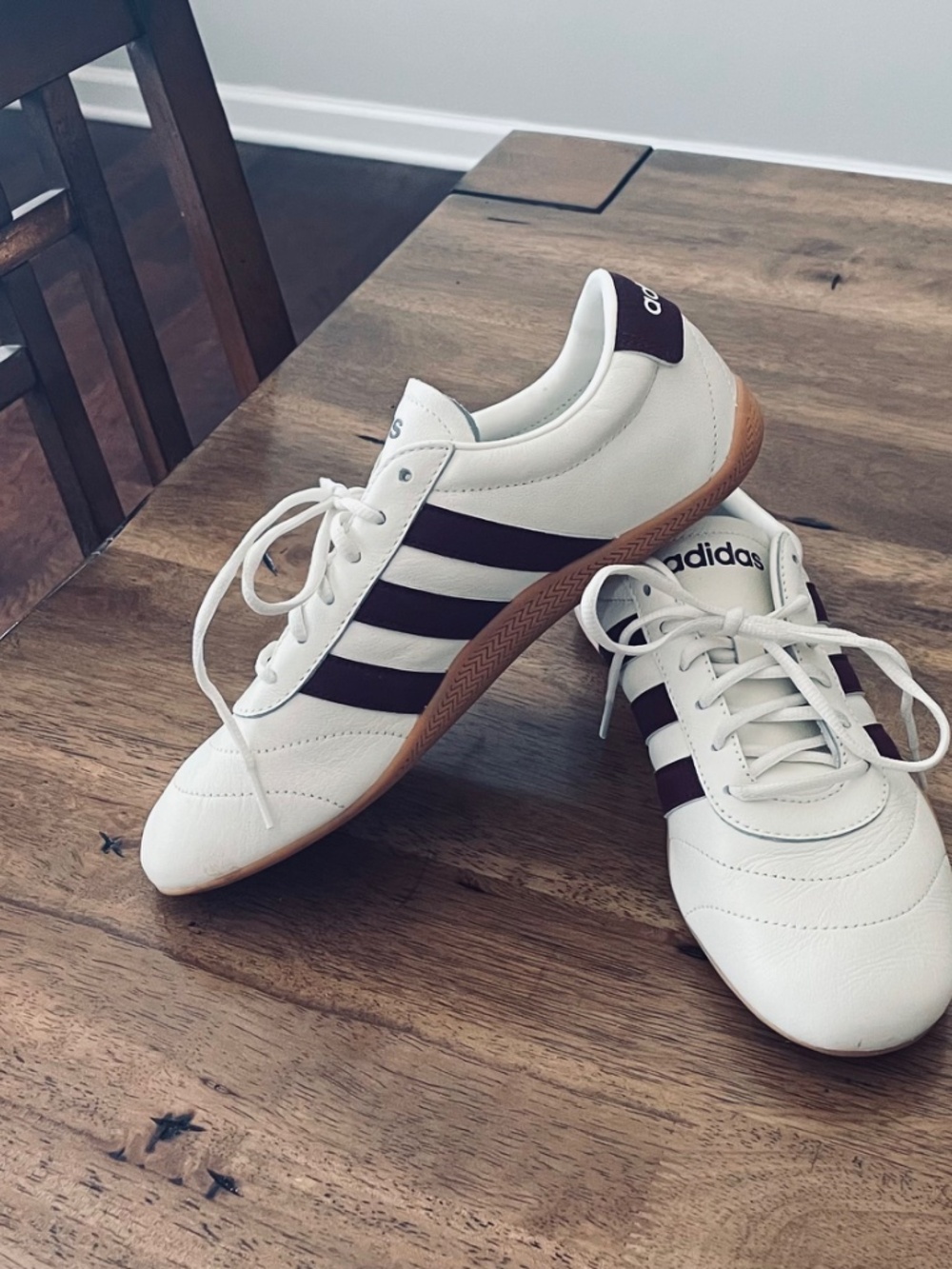 Adidas low profile sneakers burgundy stripes size 7.5 - Picture 5 of 5